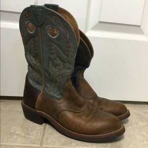Women’s Ariat cowboy boots